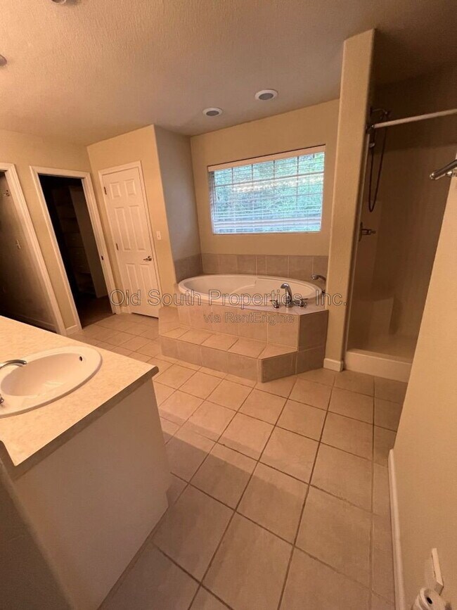 Building Photo - 754 Crooked Oak Dr