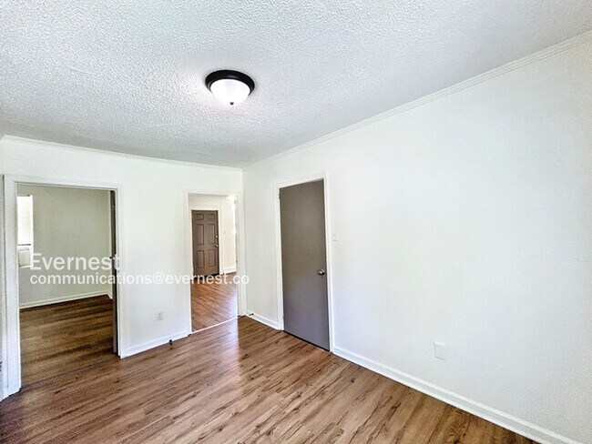 Building Photo - 2193 Clifton Ave