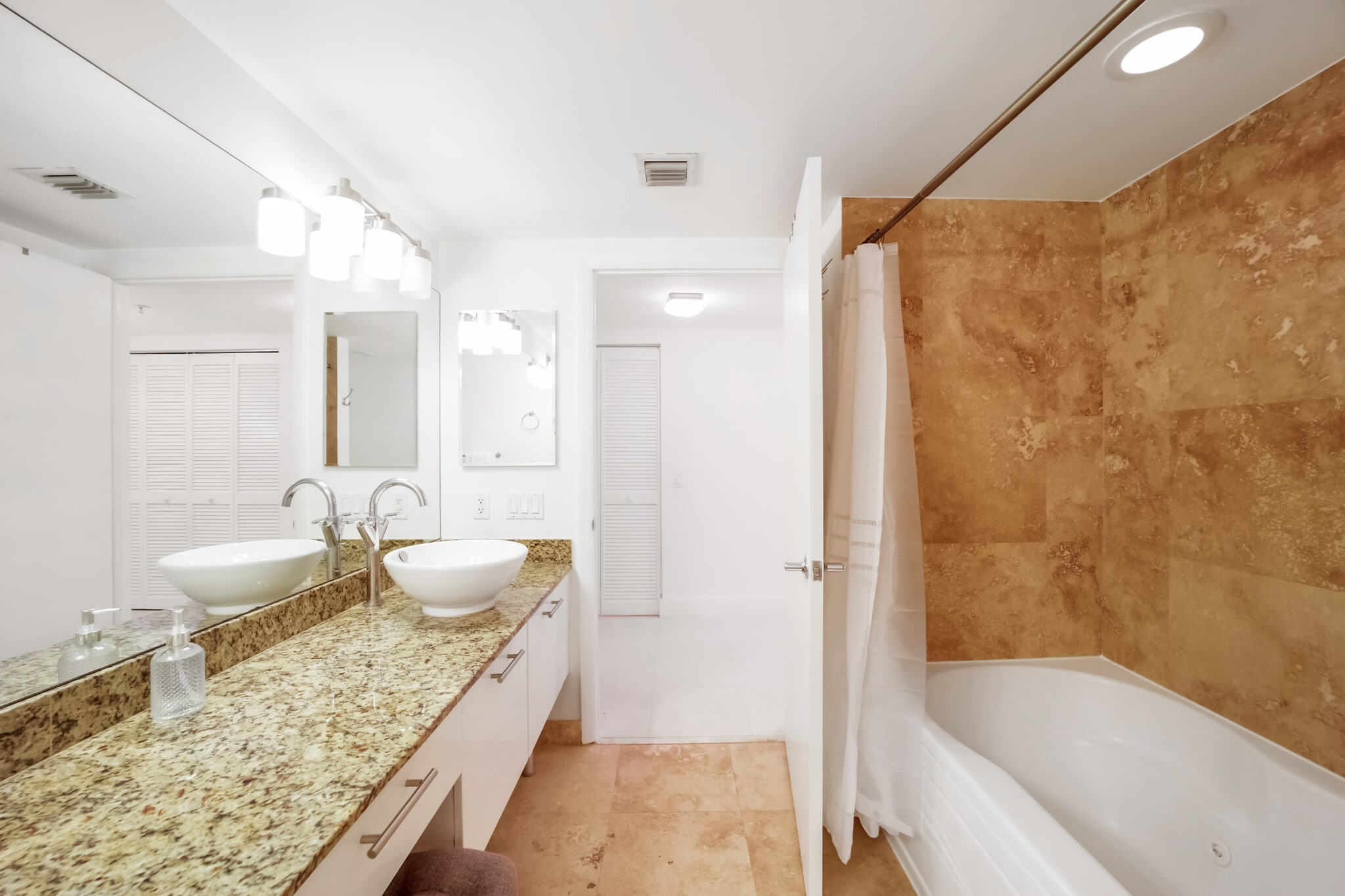 Master bathroom - 31 SE 5th St