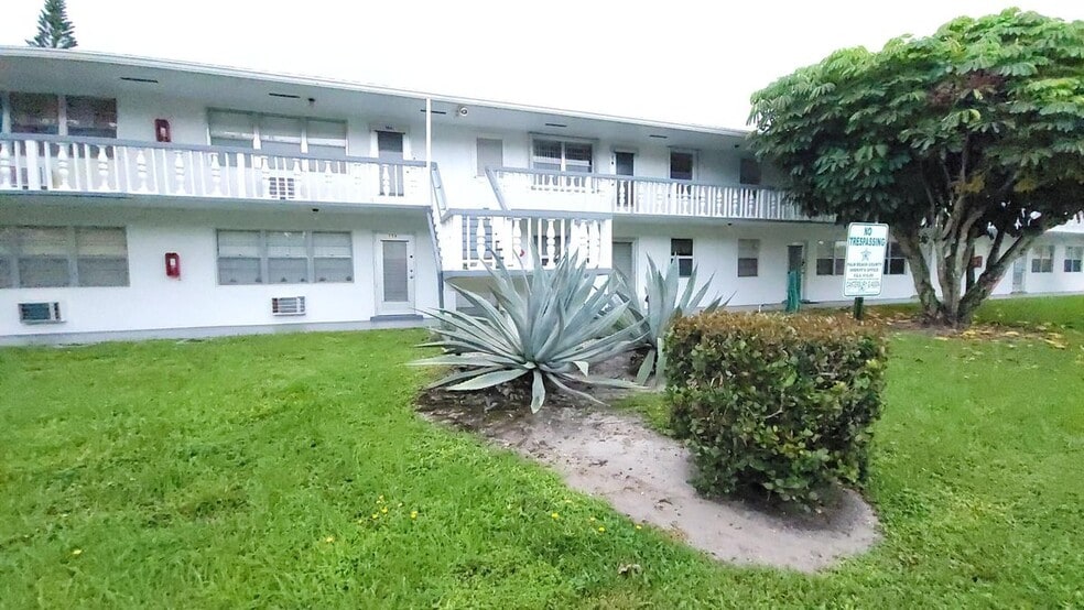 Building Photo - 165 Canterbury G