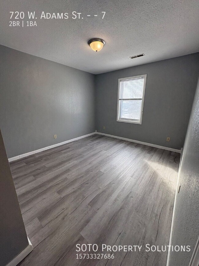 Building Photo - 720 W Adams St