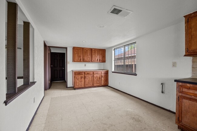 Building Photo - 15619 Fall Briar Dr