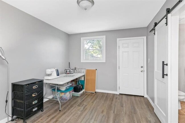 Building Photo - Quintessential Northside House