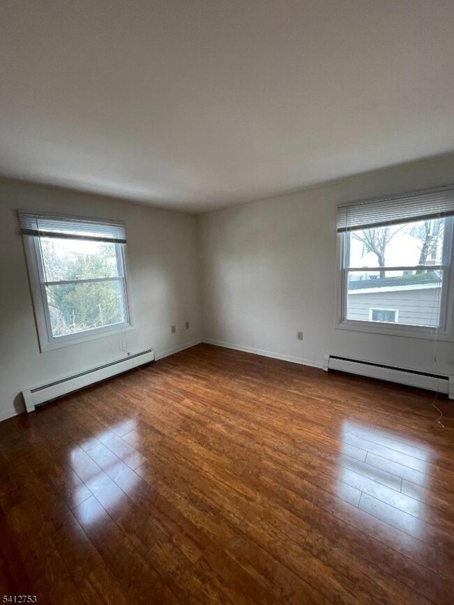 Building Photo - 278 Morris St