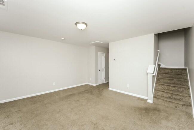 Building Photo - 8035 Logan Dr