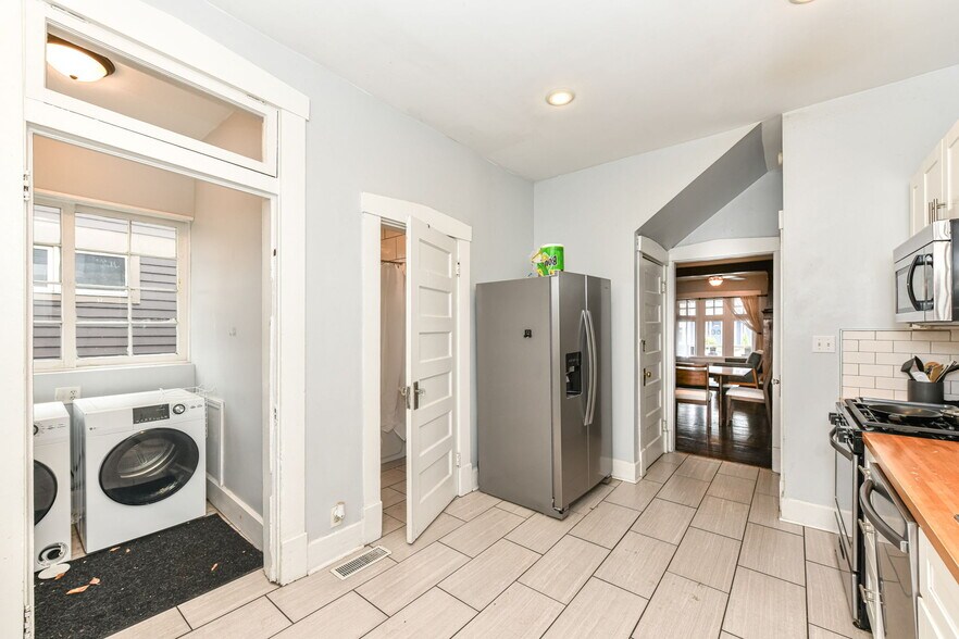 Laundry - 2158 N Pennsylvania St