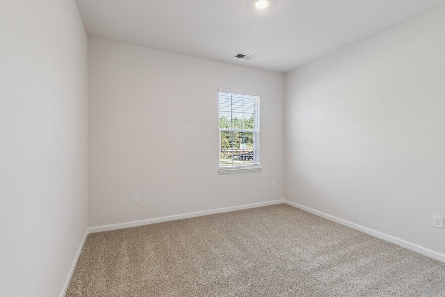 Building Photo - 65 Blue Aspen Dr