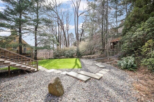 Building Photo - 38 Cumberland Ave