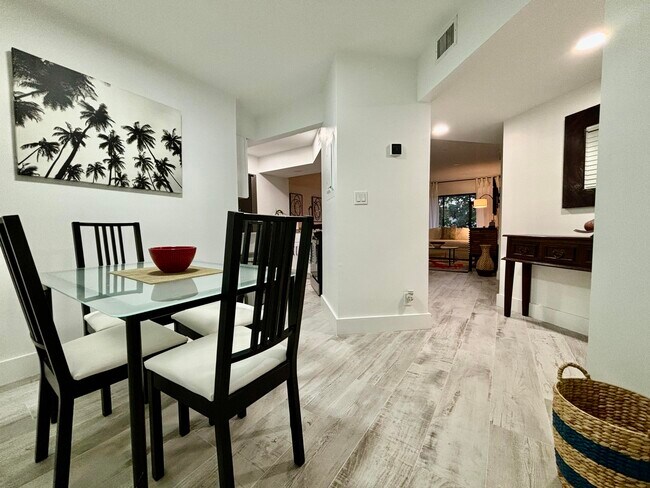 Building Photo - 12692 Shoreline Dr