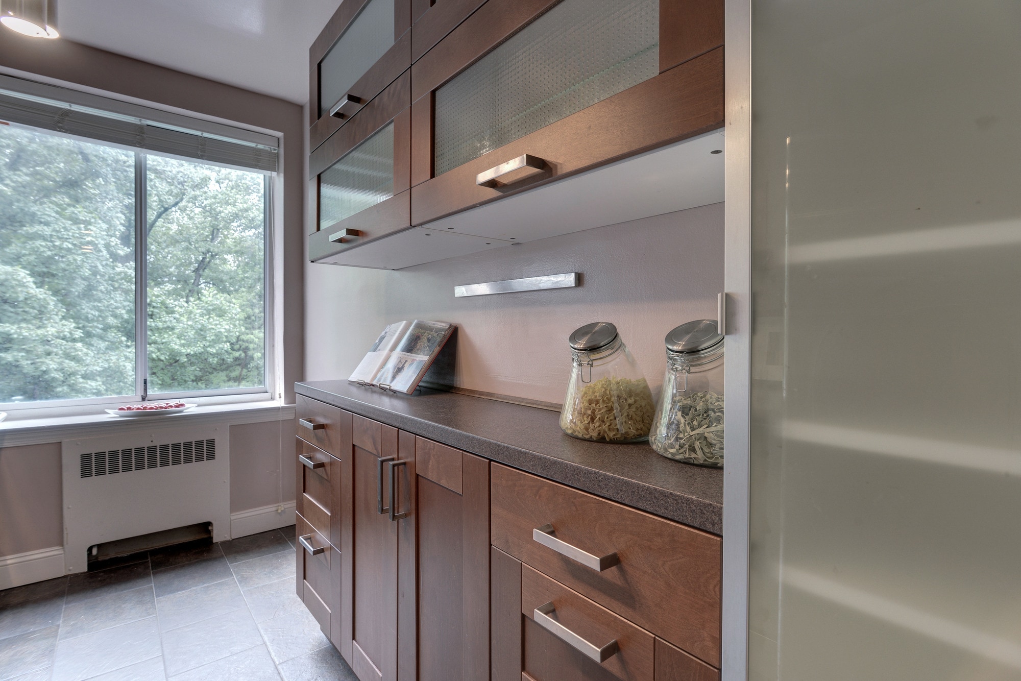 Ample Cabinet Space - 4100 W St NW