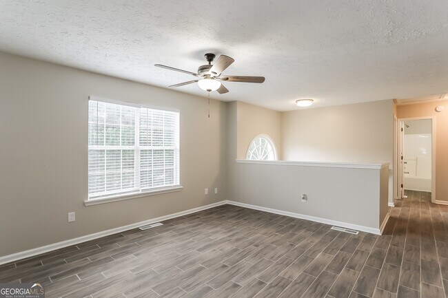 Building Photo - 382 Pleasant Way