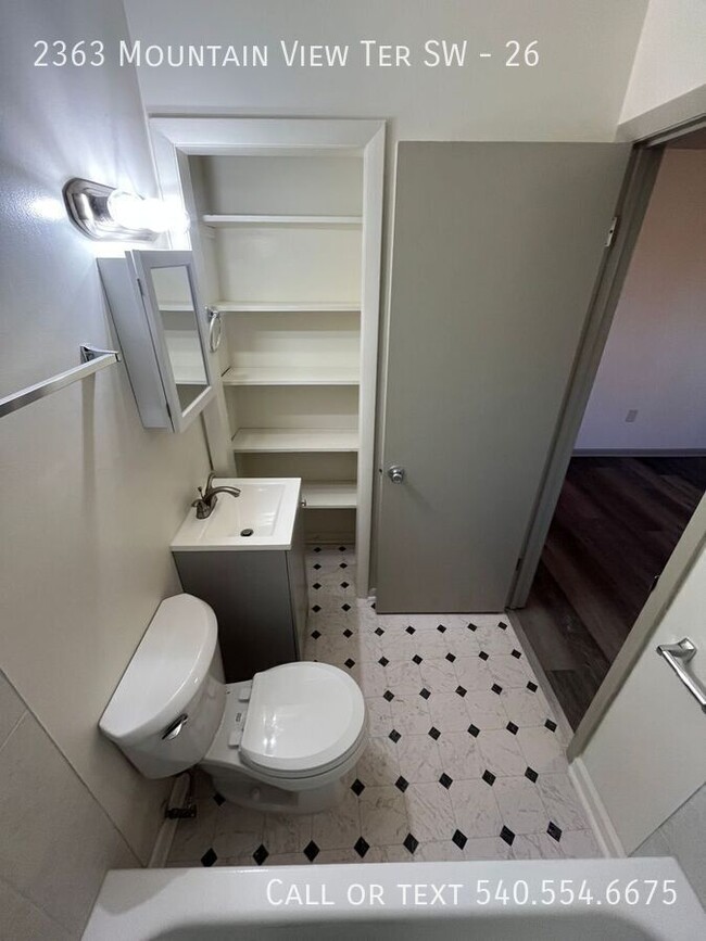 Building Photo - Get this 1 bedroom 1 bath while it lasts, ...