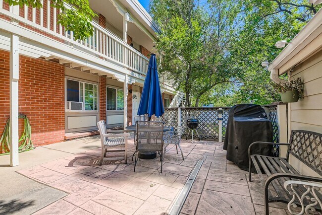 Building Photo - Cozy 2 bed/1 bath in Central Boulder with ...