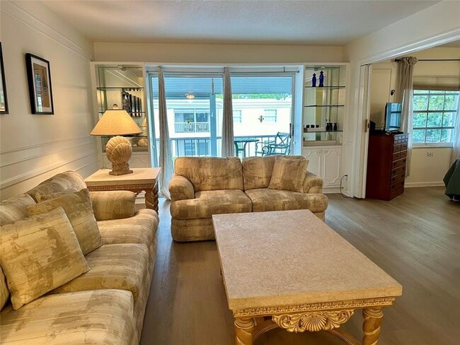 Building Photo - 6449 Bay Club Dr