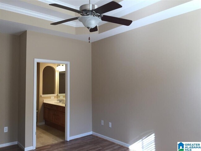 Building Photo - 1033 Ashwood Dr