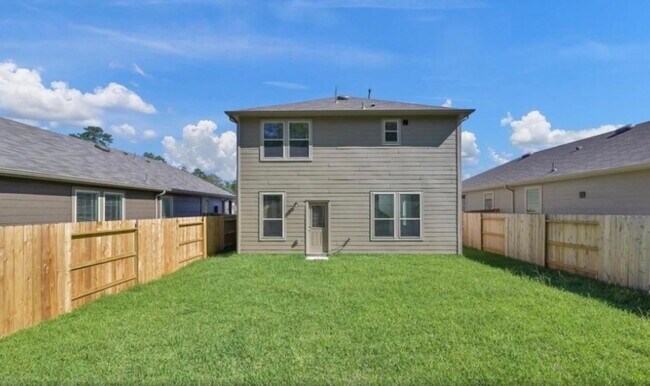Building Photo - 10573 Pineland Dr