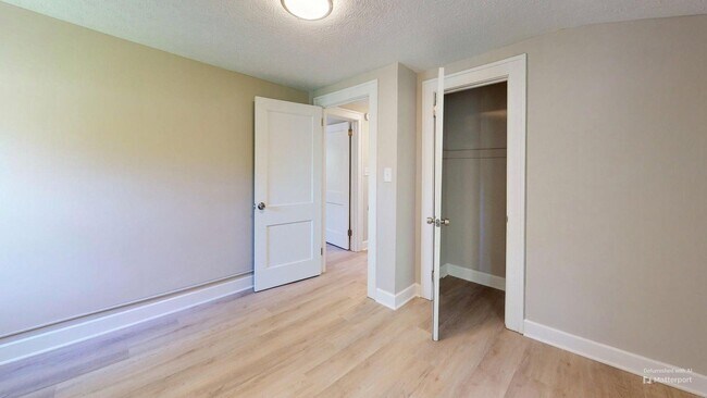 Building Photo - 4528 Rainbow Rd