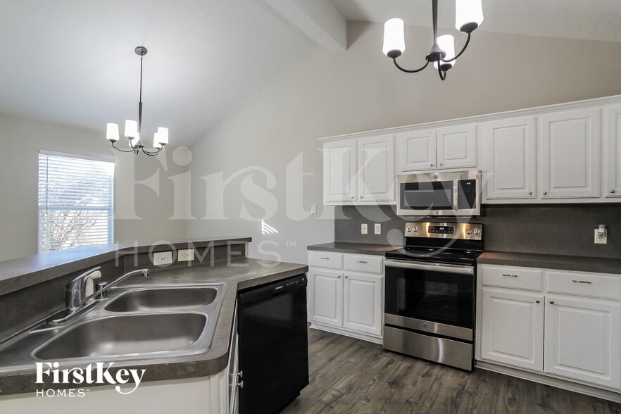 Building Photo - 16204 N View Ct