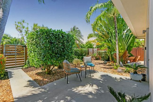 Building Photo - 1449 NE 23rd St