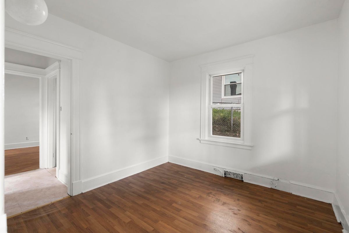 Building Photo - 97 Wall St