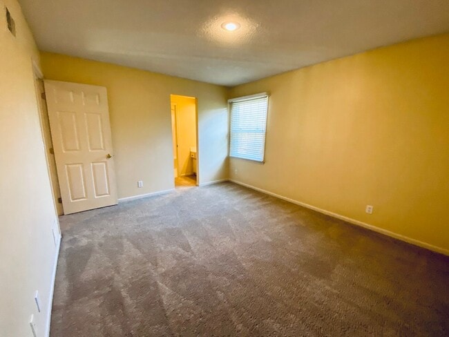 Building Photo - {8514}  Village of Kensington + Finished B...