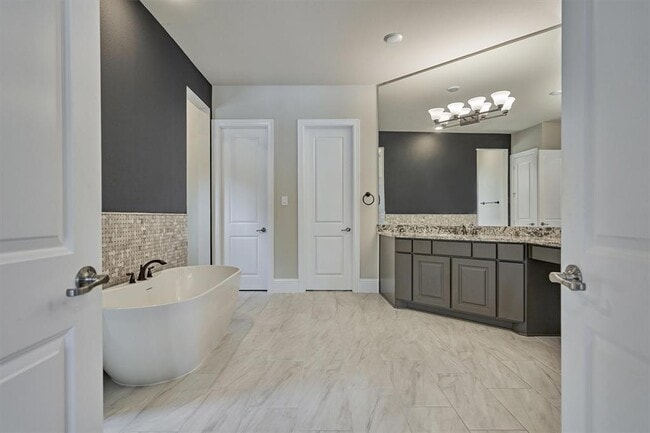 Building Photo - 12907 Mustang River Dr