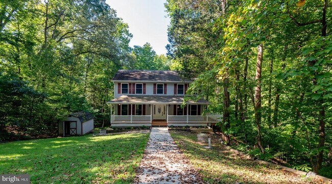 Building Photo - 8413 Manor View Rd