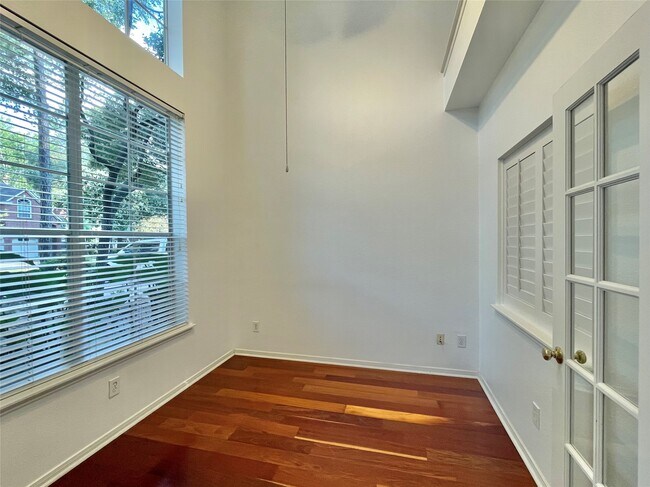 Building Photo - 11 Dalea Pl