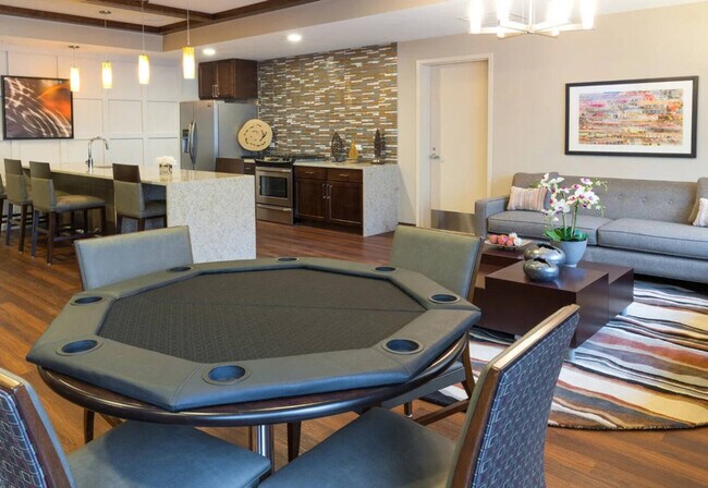 Building Photo - 256 N Addison Ave