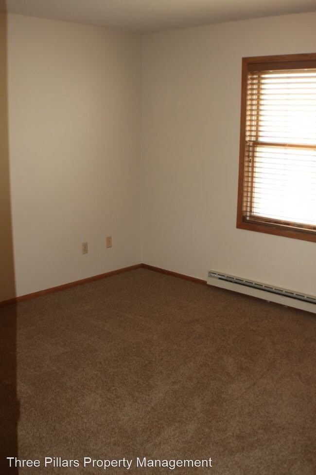 Building Photo - 2 br, 1 bath House - 2221 3rd St SW