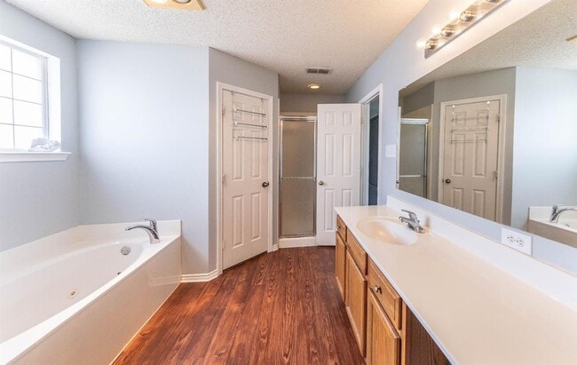 Building Photo - Lovely Home in Southwest Lubbock