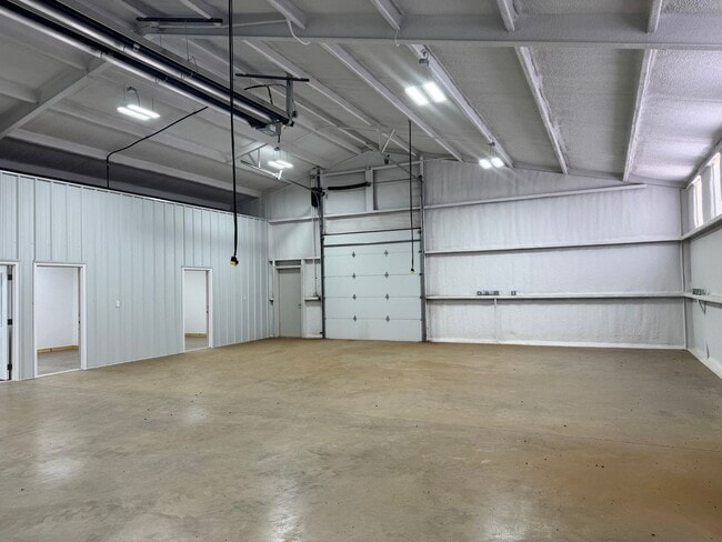 Building Photo - 11201 N C R 1440