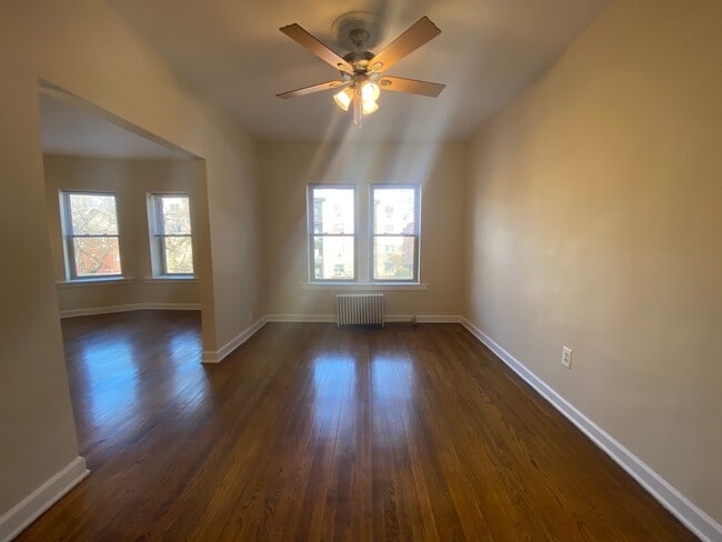 Building Photo - 1341 W Touhy Ave