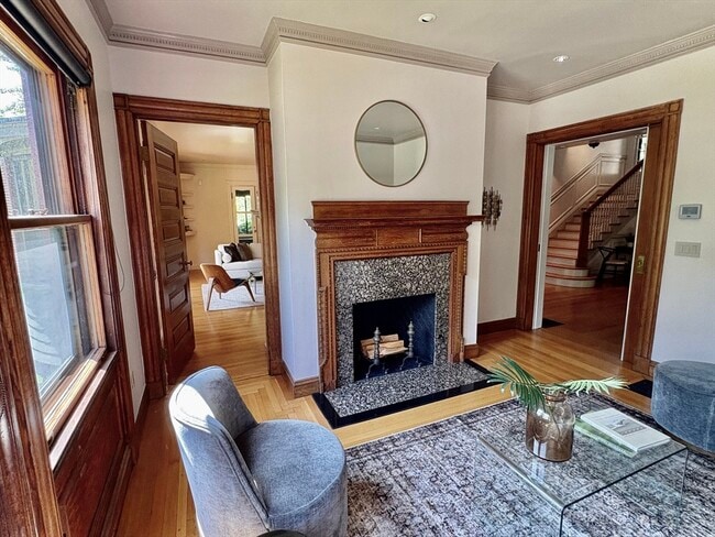Building Photo - 8 Traill St