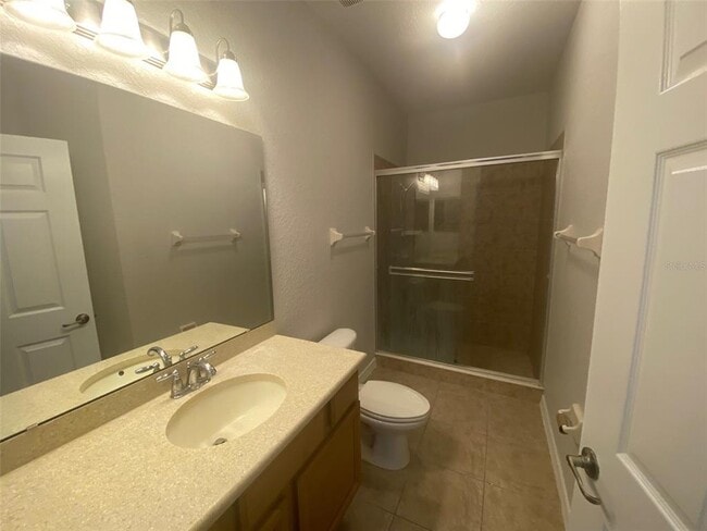 Building Photo - 6061 Kirkland Way