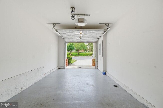 Building Photo - 13666 Salk St