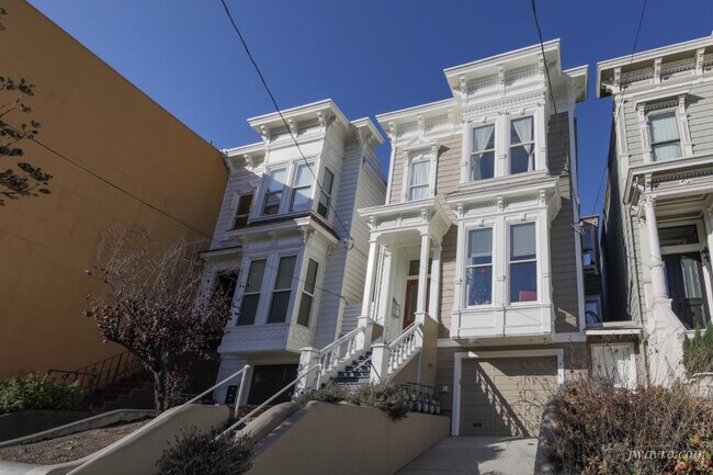 Primary Photo - 2614 California St