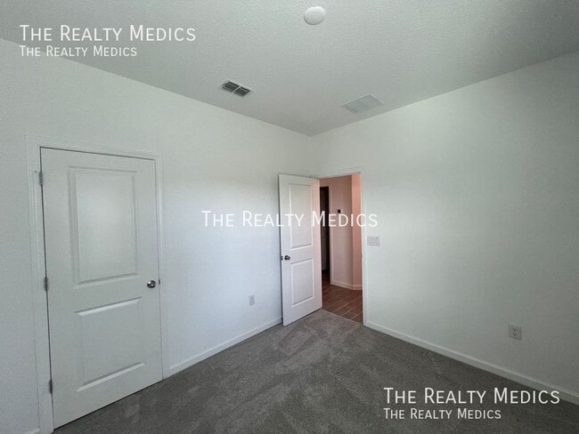 Building Photo - 9301 SW 58th Cir