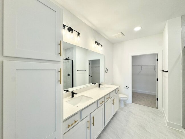 Building Photo - Discover Your Perfect 2-Bed Apartment at Brixton!