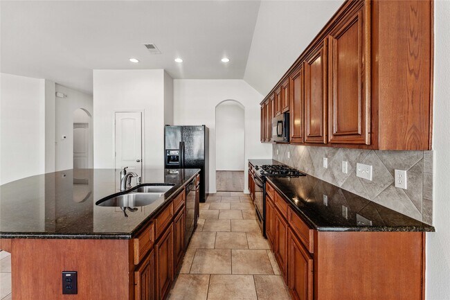 Building Photo - 1602 Eden Meadows Dr