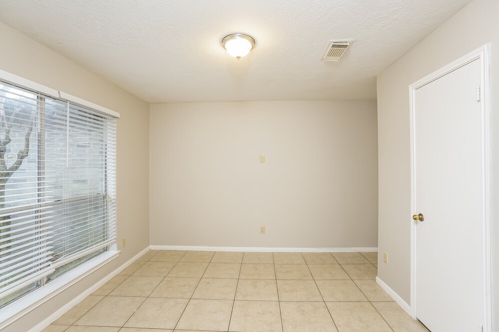 Building Photo - 29127 Waltham St