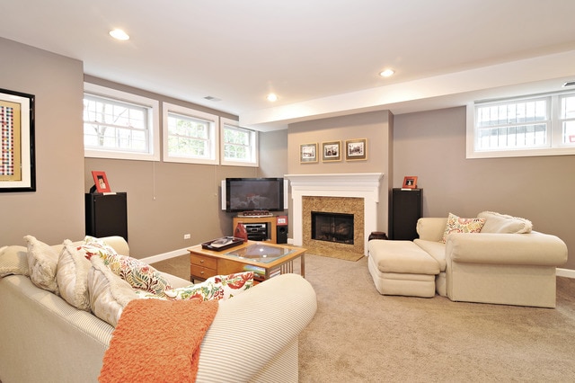 Building Photo - 1041 N Marshfield Ave