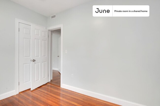 Building Photo - Room in Shared 4 bed/2 bath home