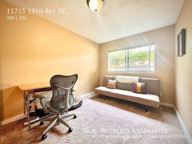 Building Photo - 11715 19th Ave NE