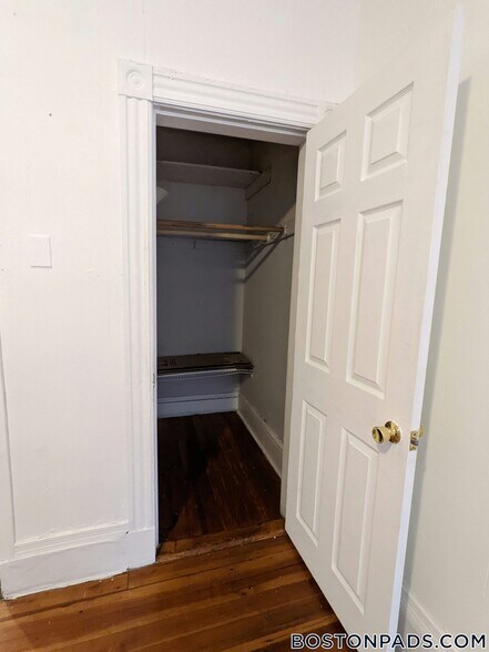 Building Photo - 62 Empire St