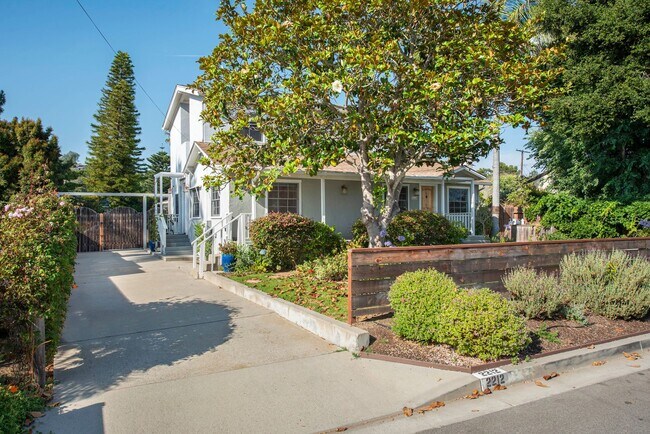 Building Photo - Charming Mesa Farmhouse with Modern Upgrad...