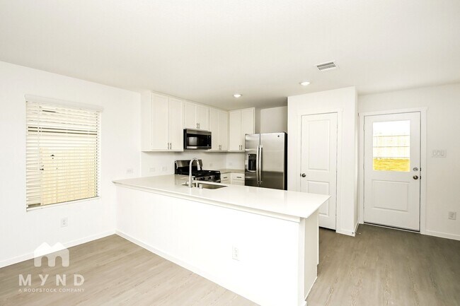 Building Photo - 2652 Mistwood Dr