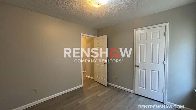 Building Photo - 4198 Meadow Valley Dr E