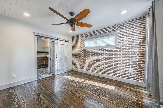 Building Photo - 1306 Tabor St