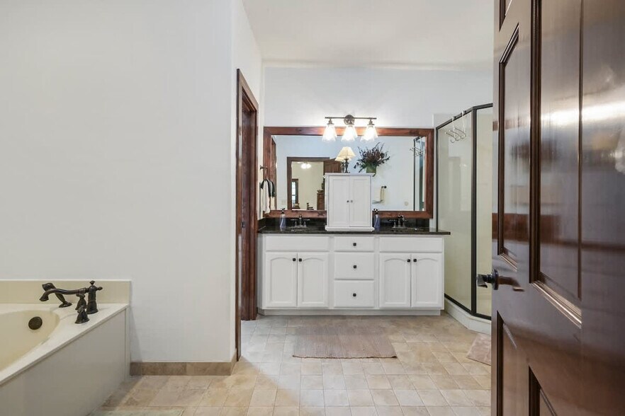 Building Photo - 473 Cuscowilla Dr
